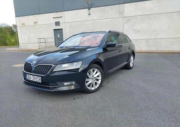 skoda superb wałbrzych Skoda Superb cena 63900 przebieg: 205000, rok produkcji 2016 z Wałbrzych